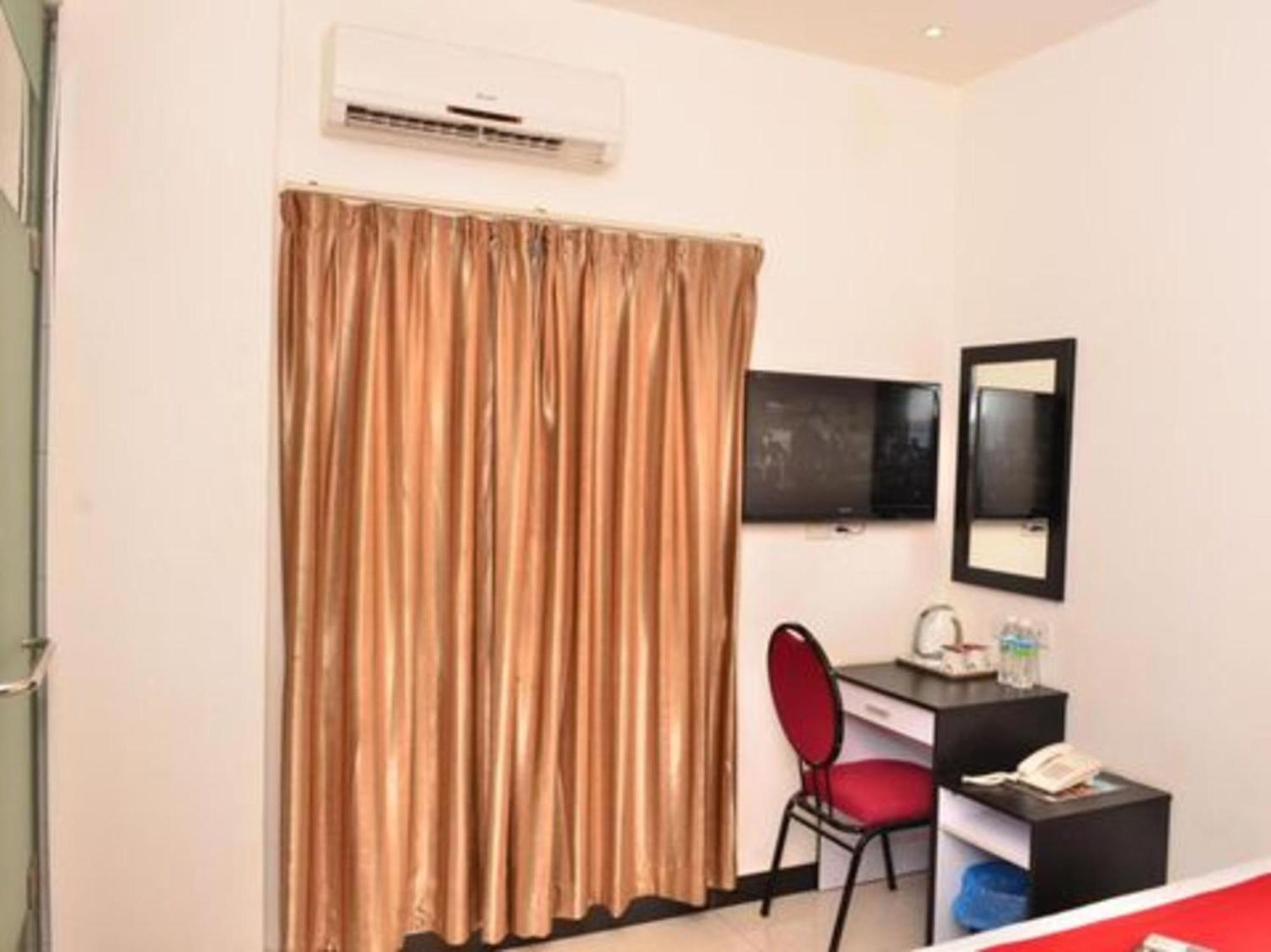 Oyo 91087 Hotel Dspark Port Klang Esterno foto